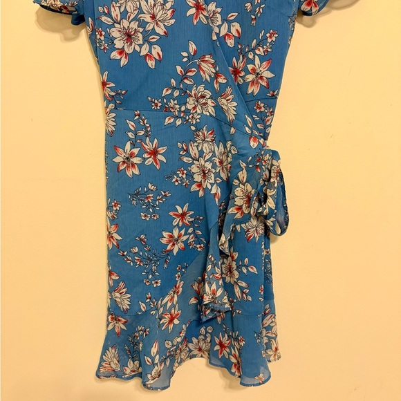 2/$30 Banana Republic - Blue Floral Mini Short Sleeve Wrap Dress - Picture 5 of 10